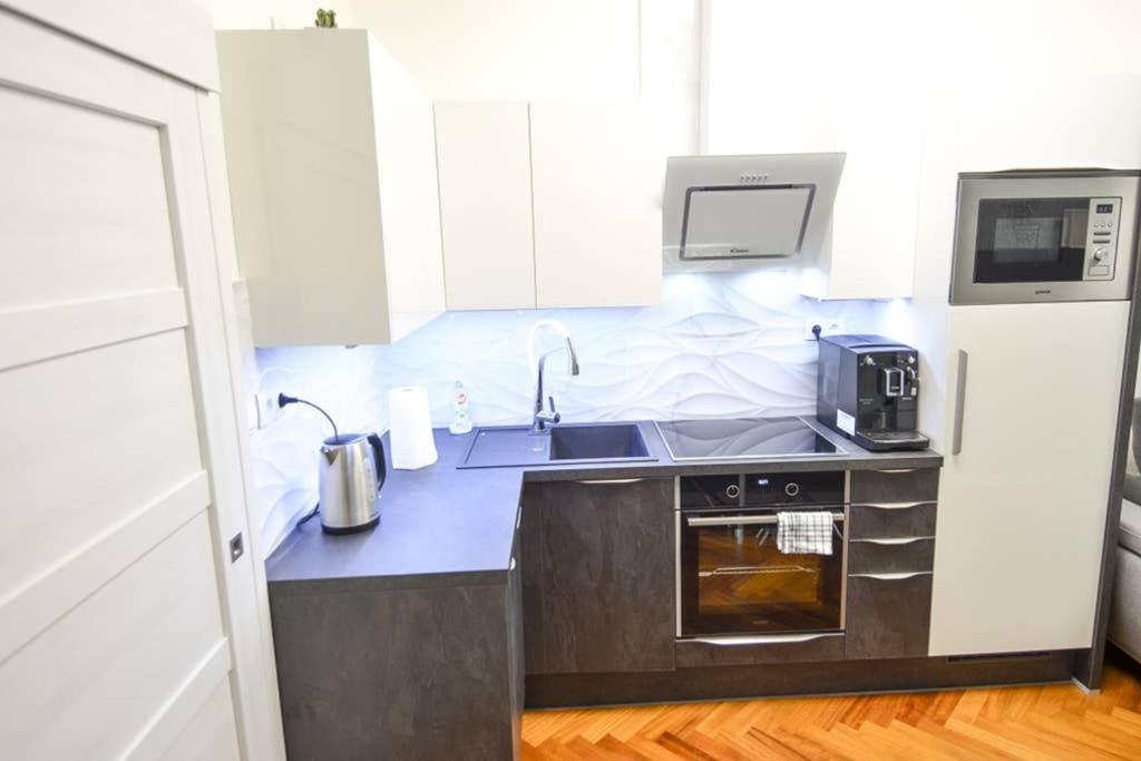 Brandly New Apartment Andel 프라하 외부 사진